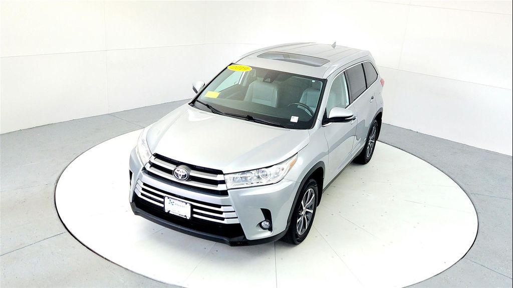 used 2019 Toyota Highlander car, priced at $27,985
