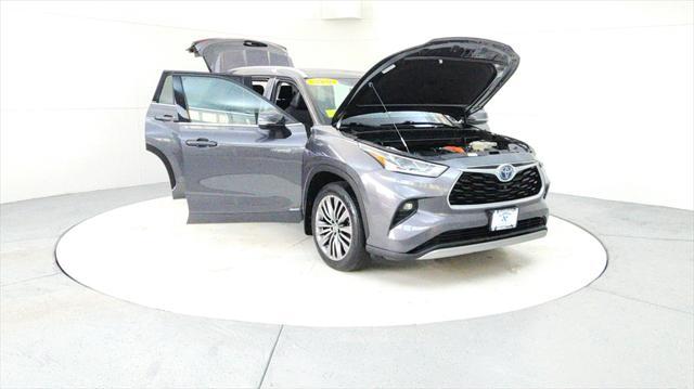 used 2021 Toyota Highlander Hybrid car, priced at $40,985