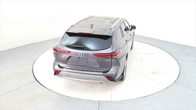 used 2021 Toyota Highlander Hybrid car, priced at $40,985