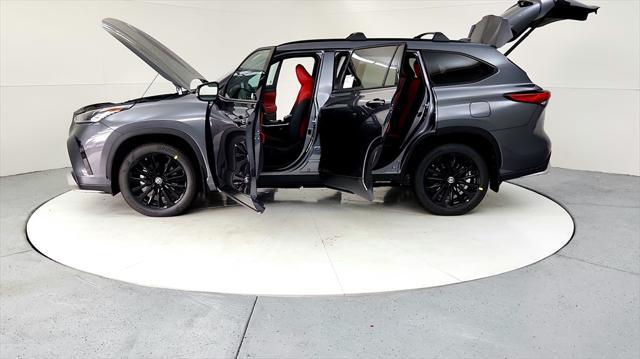 used 2023 Toyota Highlander car, priced at $44,985