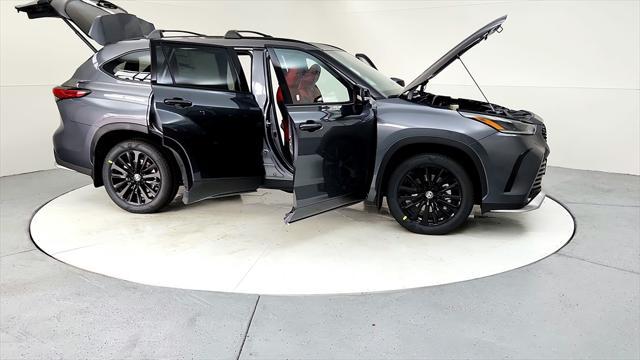 used 2023 Toyota Highlander car, priced at $44,985