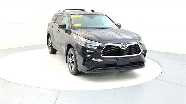 used 2021 Toyota Highlander car, priced at $36,395