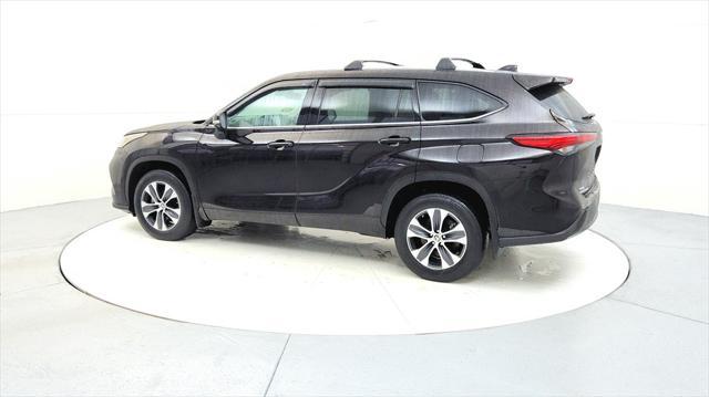 used 2021 Toyota Highlander car, priced at $36,395