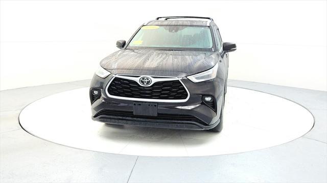 used 2021 Toyota Highlander car, priced at $36,395