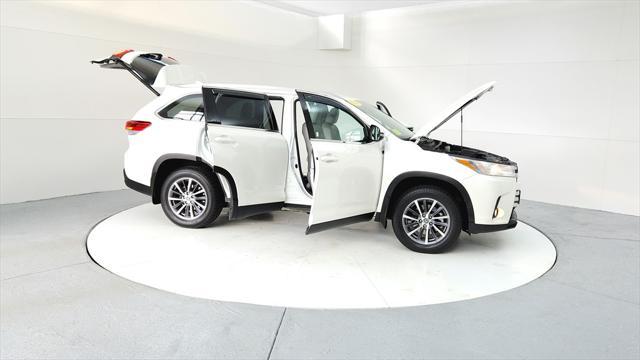 used 2019 Toyota Highlander car, priced at $28,985