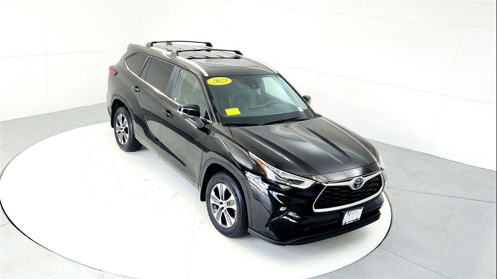 used 2023 Toyota Highlander car, priced at $42,985