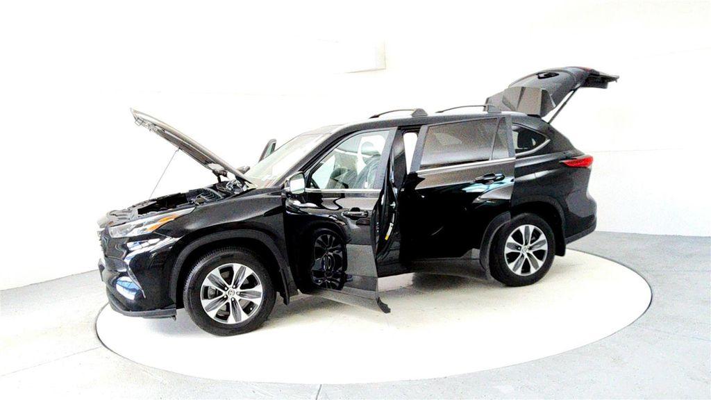 used 2023 Toyota Highlander car, priced at $42,985