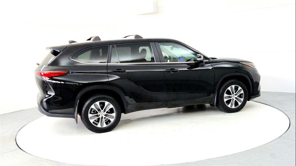 used 2023 Toyota Highlander car, priced at $42,985