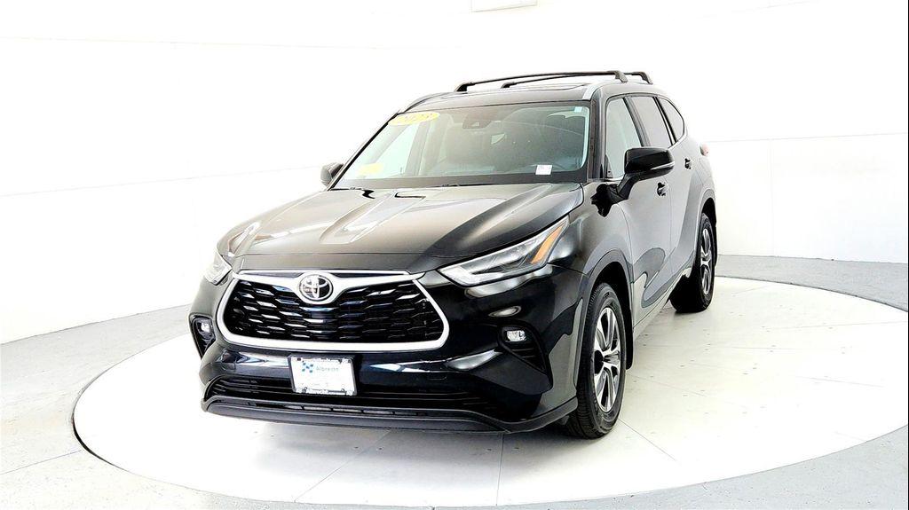 used 2023 Toyota Highlander car, priced at $42,985