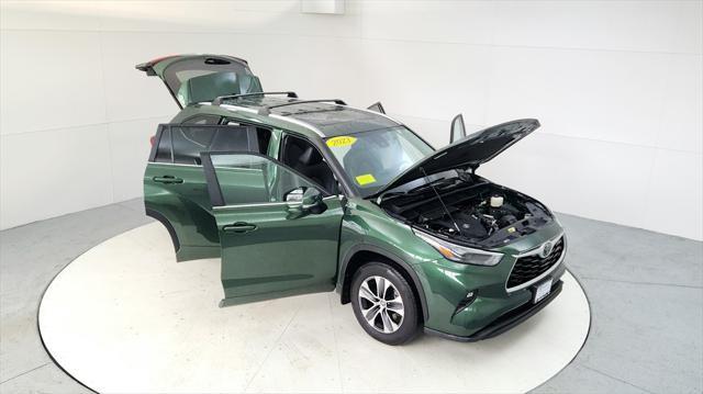 used 2023 Toyota Highlander car, priced at $41,985