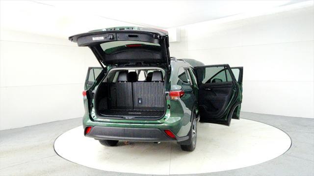 used 2023 Toyota Highlander car, priced at $41,985