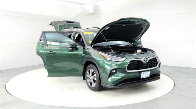used 2023 Toyota Highlander car, priced at $41,985