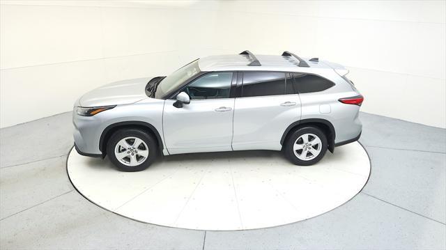 used 2022 Toyota Highlander car, priced at $32,985