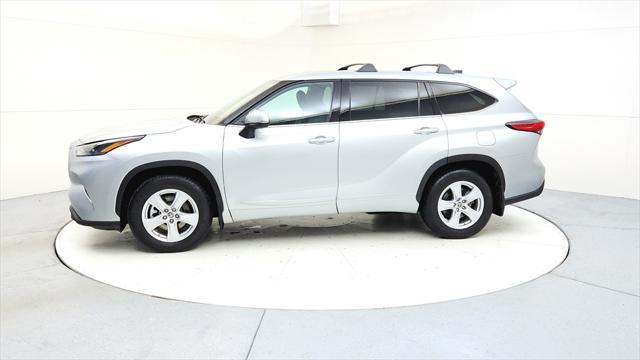 used 2022 Toyota Highlander car, priced at $32,985