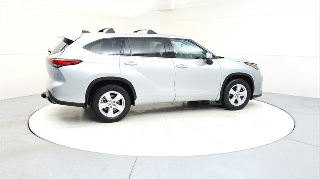 used 2022 Toyota Highlander car, priced at $32,985