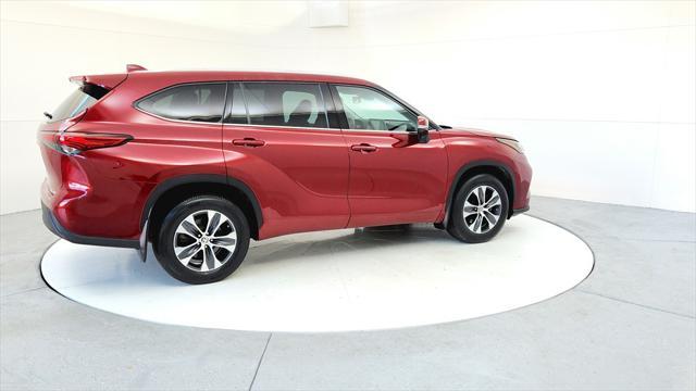 used 2020 Toyota Highlander car, priced at $32,695