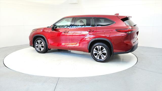 used 2020 Toyota Highlander car, priced at $32,695