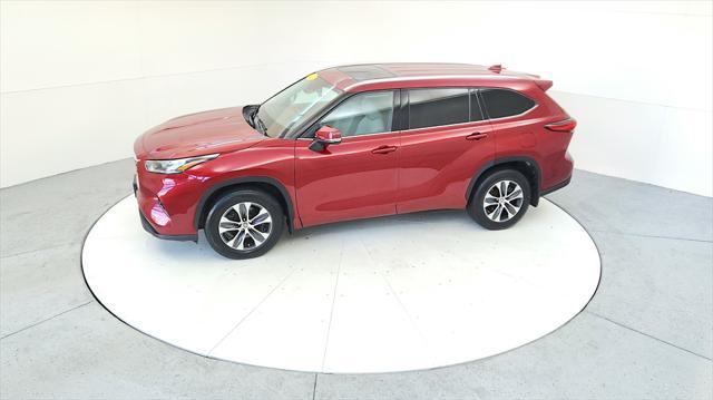 used 2020 Toyota Highlander car, priced at $32,695