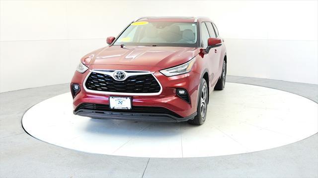 used 2020 Toyota Highlander car, priced at $32,695