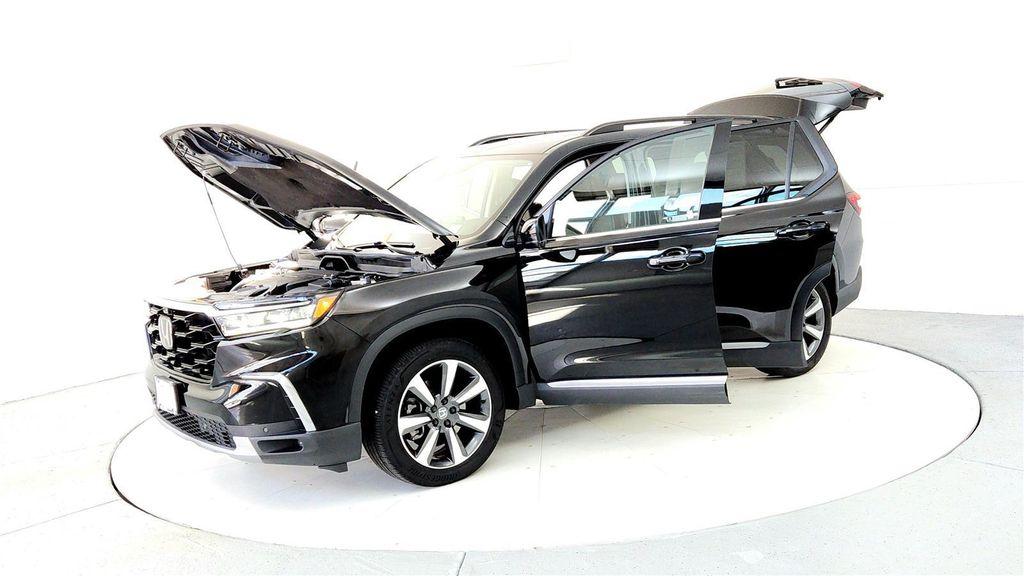 used 2025 Honda Pilot car, priced at $46,985