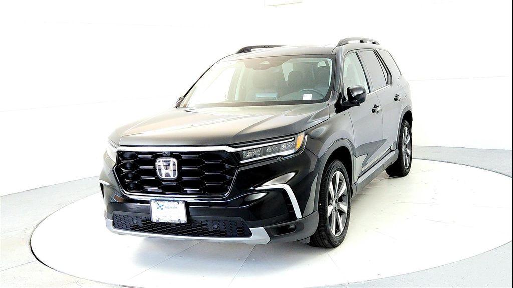used 2025 Honda Pilot car, priced at $46,985
