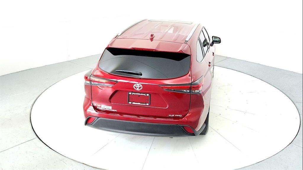 used 2022 Toyota Highlander car, priced at $38,985
