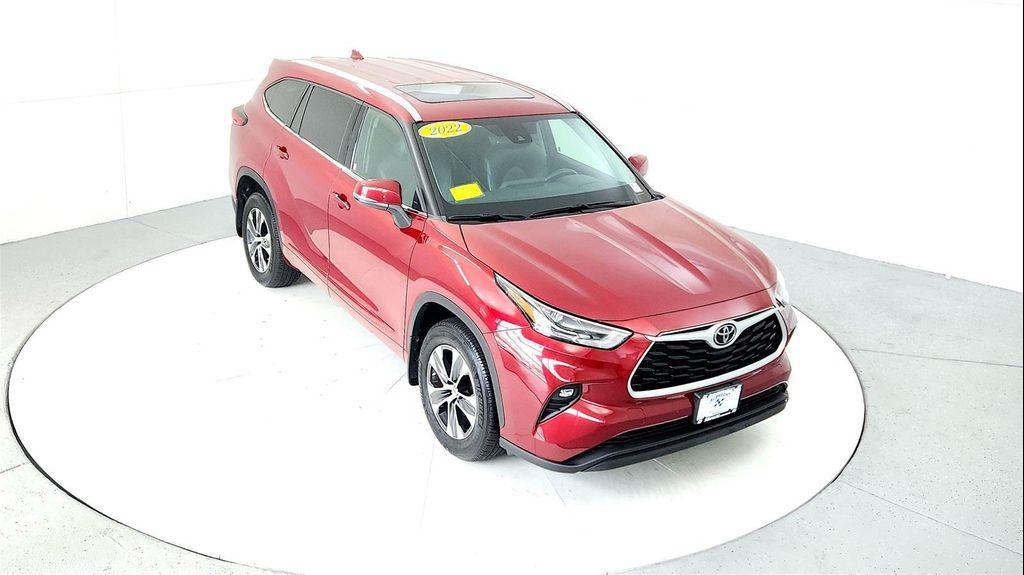 used 2022 Toyota Highlander car, priced at $38,985