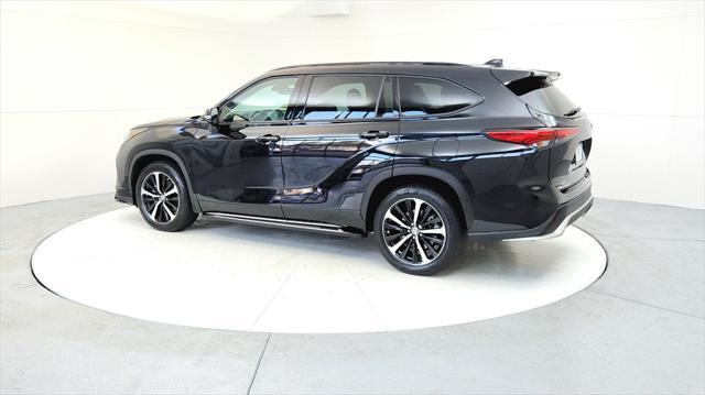 used 2021 Toyota Highlander car, priced at $38,985