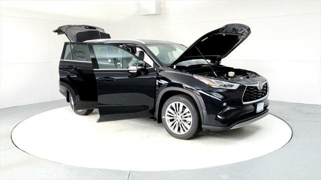 new 2025 Toyota Highlander car, priced at $51,119
