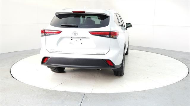 used 2022 Toyota Highlander car, priced at $39,495