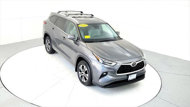 used 2023 Toyota Highlander car, priced at $43,495