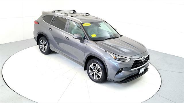 used 2023 Toyota Highlander car, priced at $43,495