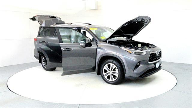 used 2023 Toyota Highlander car, priced at $43,495