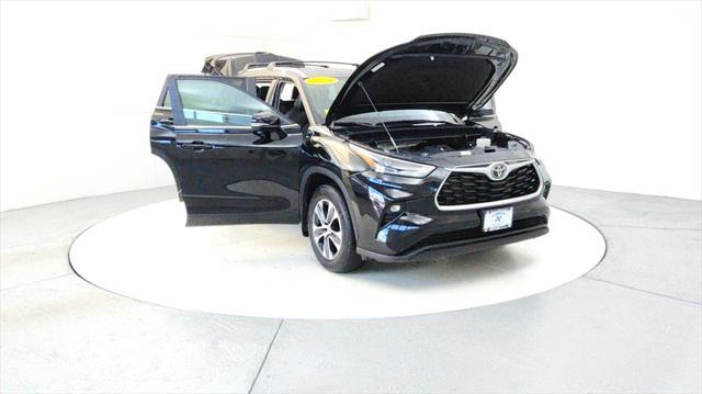 used 2023 Toyota Highlander car, priced at $38,895