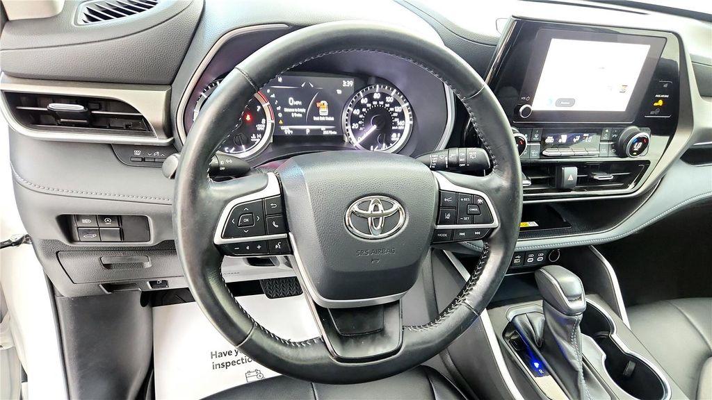 used 2023 Toyota Highlander car, priced at $40,985