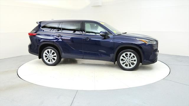 used 2022 Toyota Highlander car, priced at $39,595