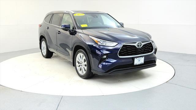 used 2022 Toyota Highlander car, priced at $39,595