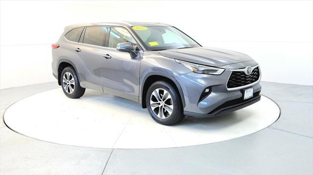 used 2022 Toyota Highlander car, priced at $36,595