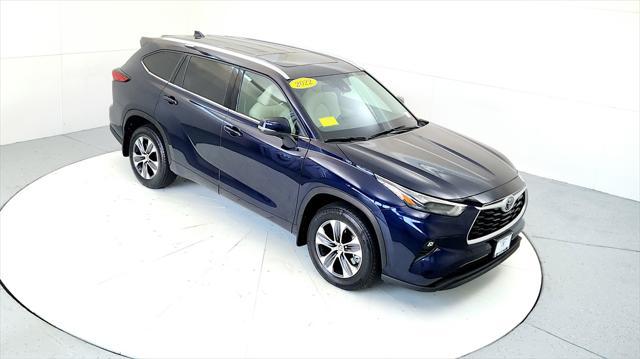 used 2022 Toyota Highlander car, priced at $39,985
