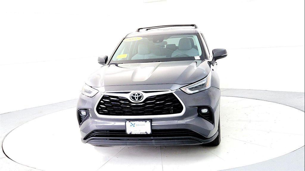 used 2022 Toyota Highlander car, priced at $32,495