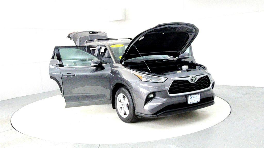 used 2022 Toyota Highlander car, priced at $32,495