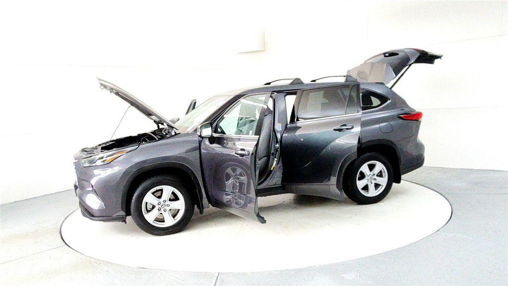 used 2022 Toyota Highlander car, priced at $32,495