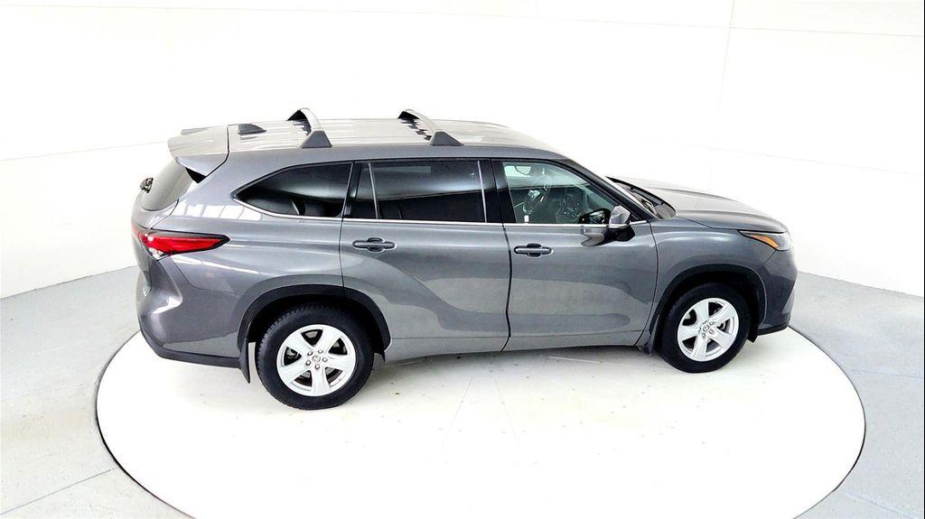 used 2022 Toyota Highlander car, priced at $32,495
