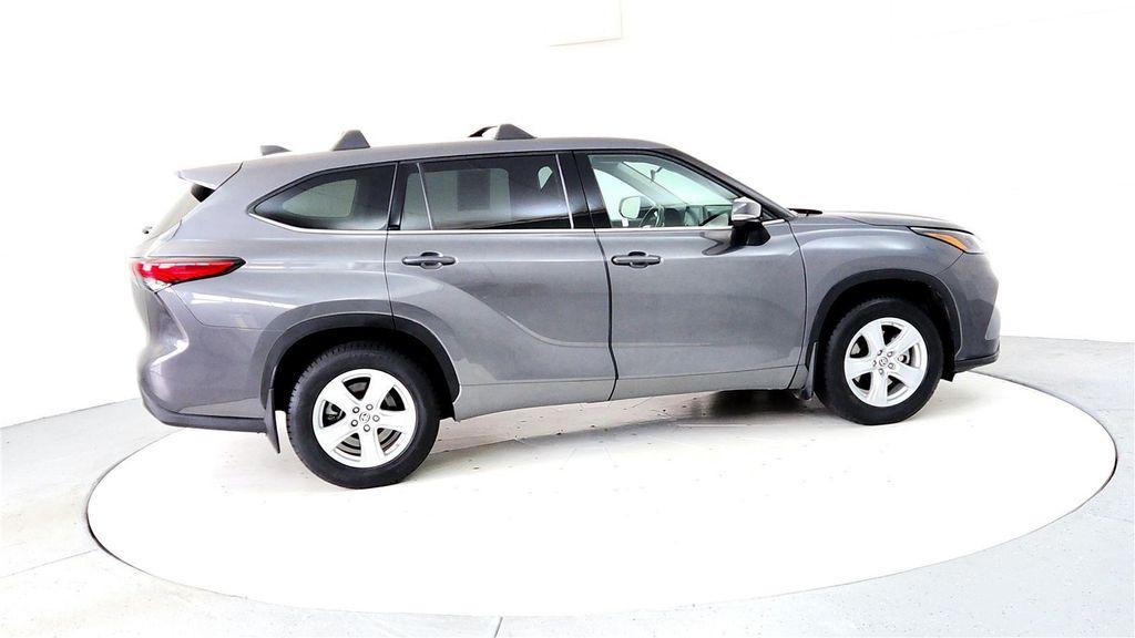 used 2022 Toyota Highlander car, priced at $32,495