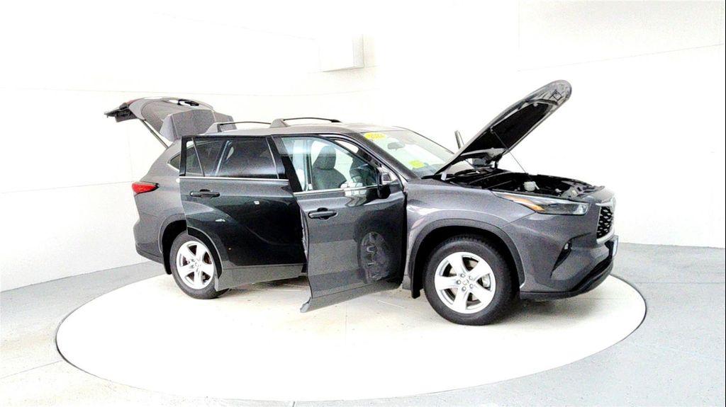 used 2022 Toyota Highlander car, priced at $32,495