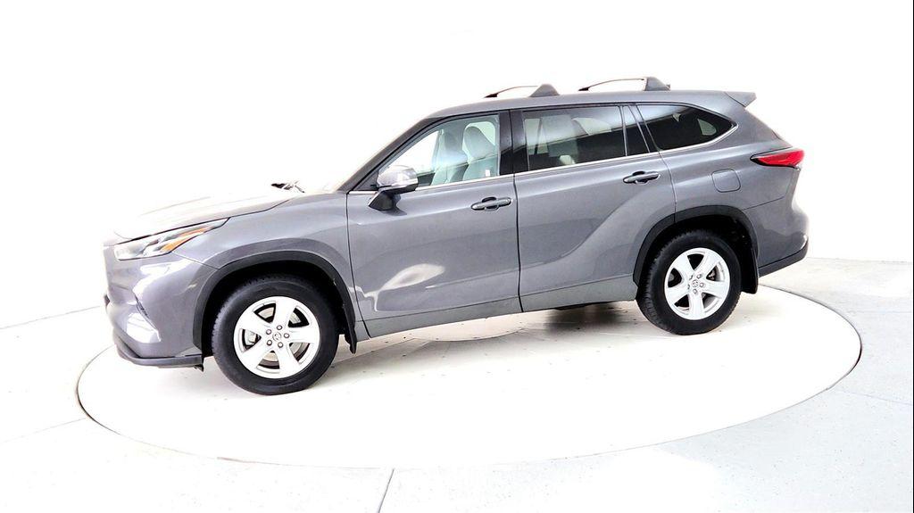 used 2022 Toyota Highlander car, priced at $32,495