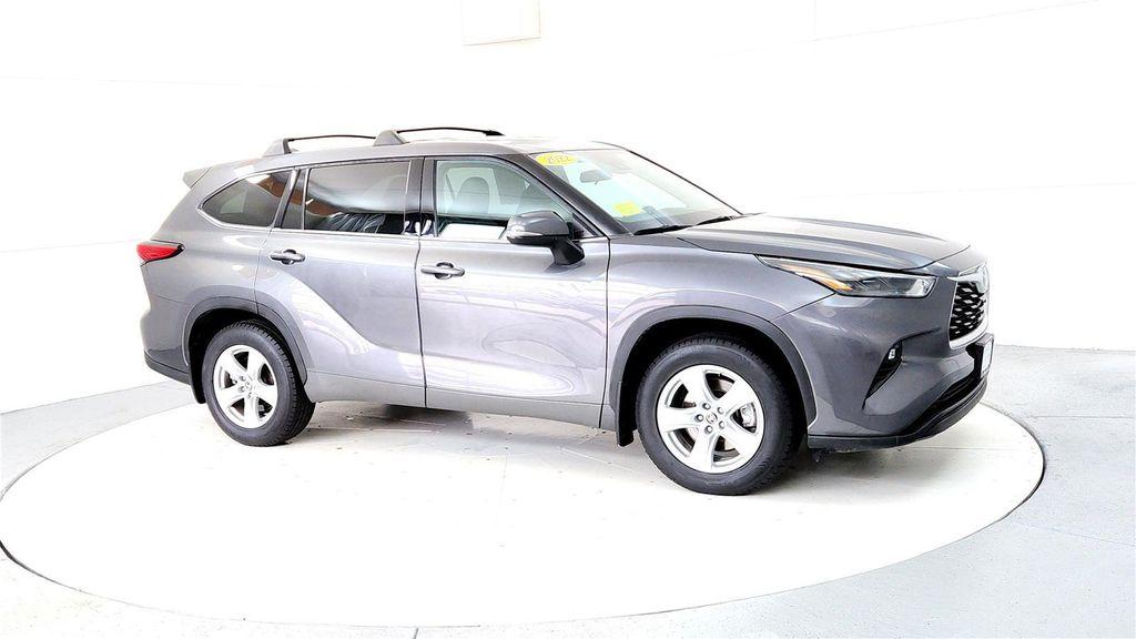 used 2022 Toyota Highlander car, priced at $32,495