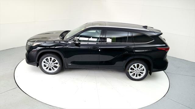 new 2025 Toyota Highlander Hybrid car, priced at $53,613