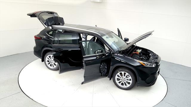 new 2025 Toyota Highlander Hybrid car, priced at $53,613