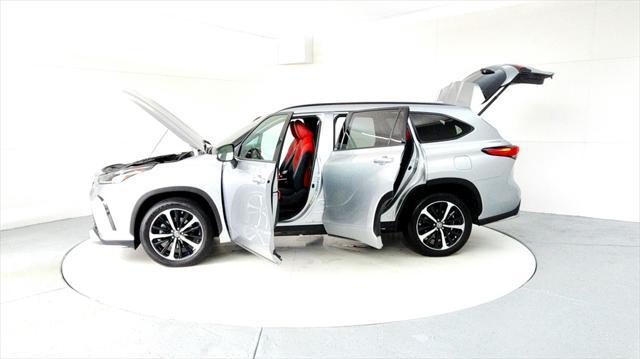 used 2022 Toyota Highlander car, priced at $39,695